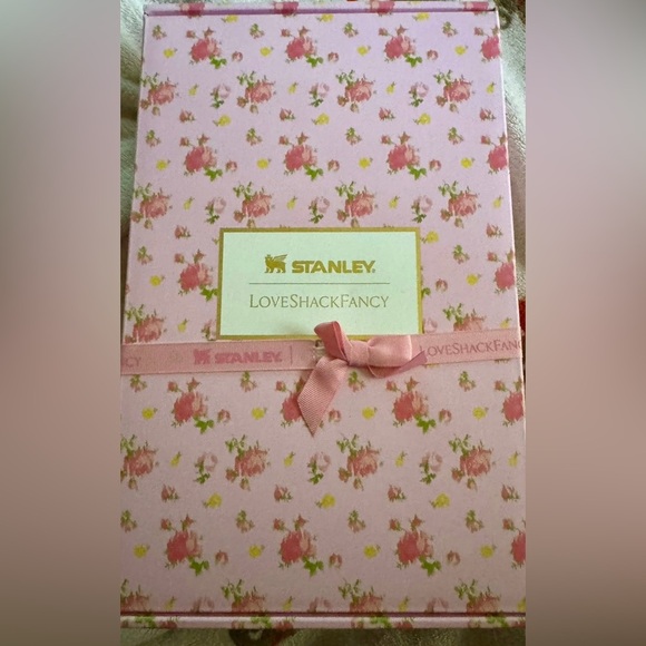 LOVE SHACK FANCY x STANLEY 40 oz IBIZA SUNSET NEW IN BOX UNOPENED PINK FLORAL - Picture 6 of 7